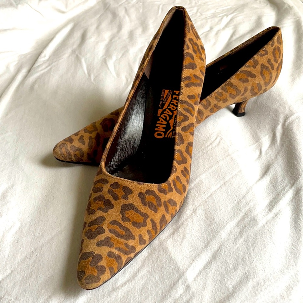 Size 7 leopard print suede Ferragamo kitten heels.